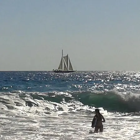 8 Min. Gehdistanz Zum Kilometerlangen Sandstrand Von