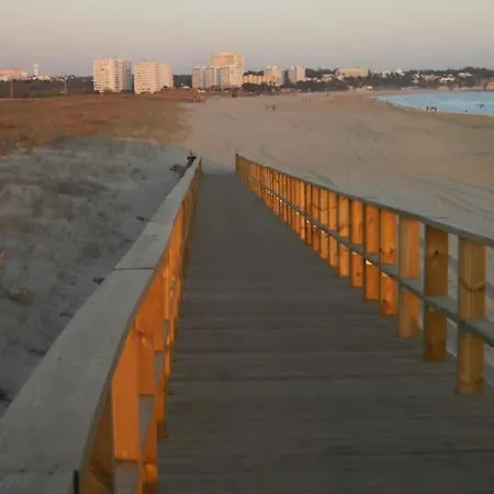 Lejlighed 8 Min. Gehdistanz Zum Kilometerlangen Sandstrand Von Alvor